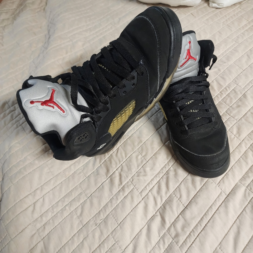 Air Jordan Black and Gray Sneakers - Picture 4 of 10